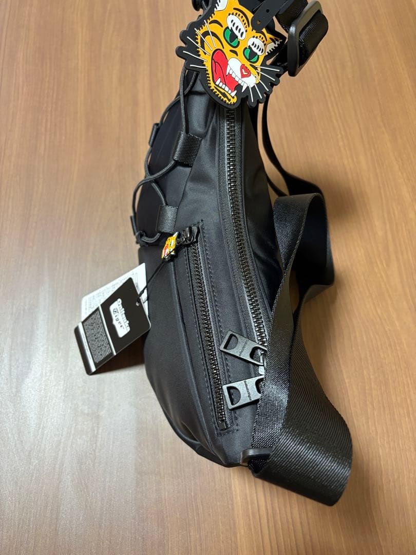 Onitsuka Tiger SMALL MESSENGER BAG 黒