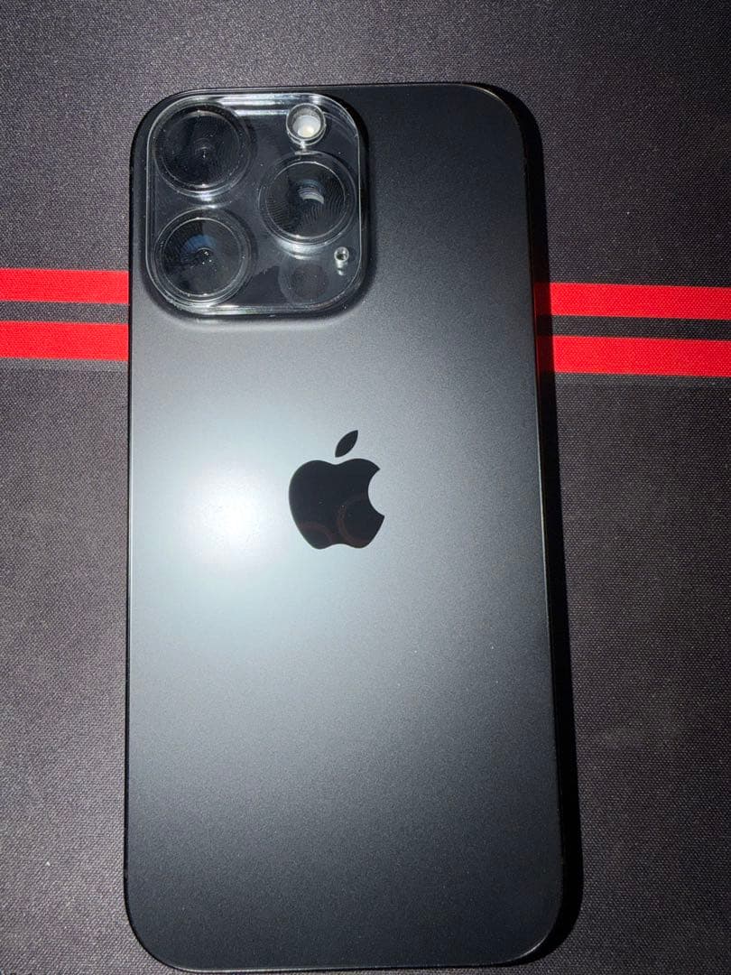 Apple iPhone 16Pro ブラックチタニウム　本体