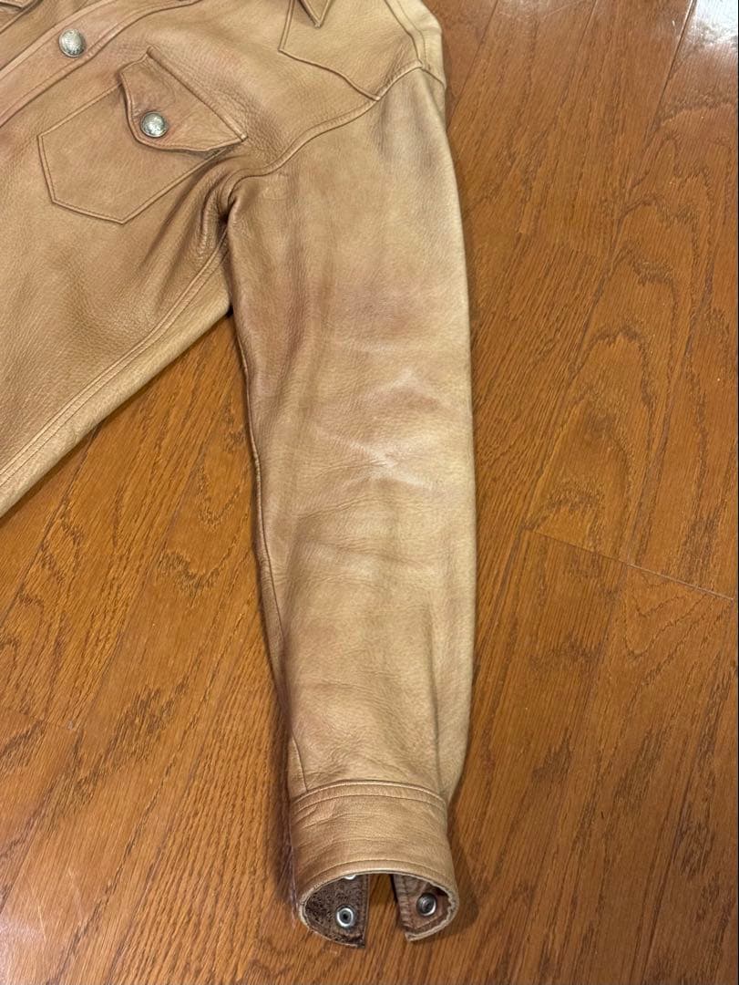 レッドムーンディアスキンシャツ