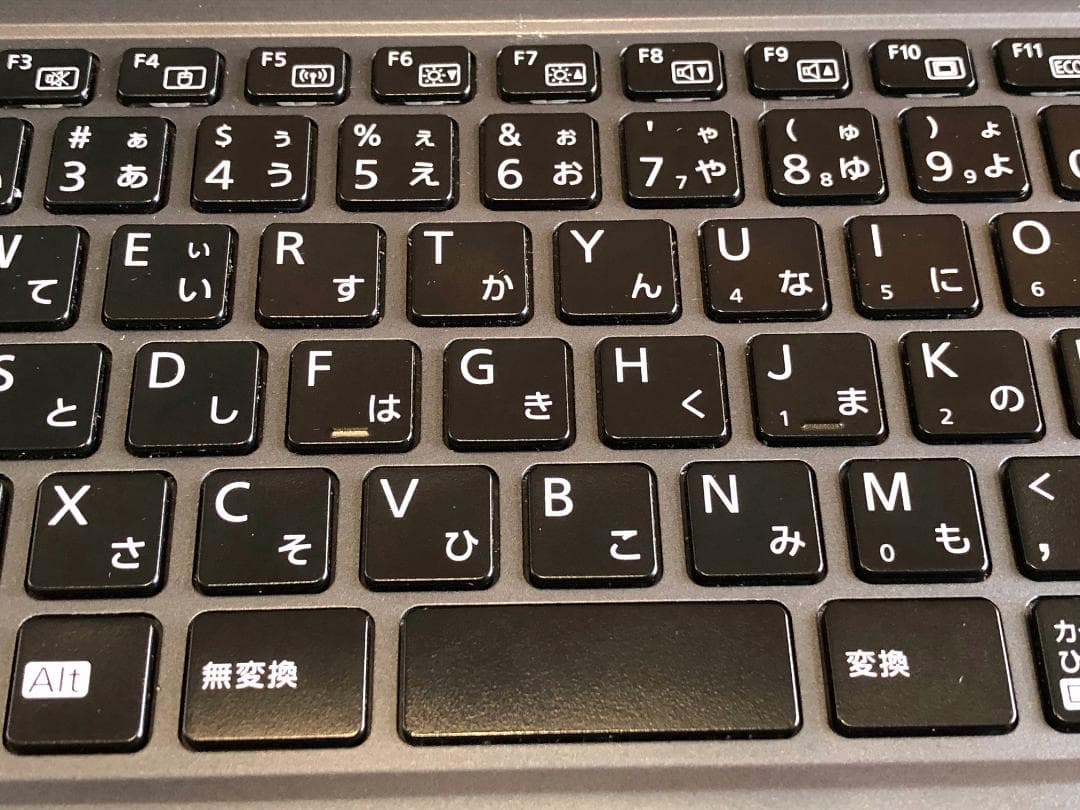 ✨お買得品、薄型軽量・ M.2 SSD-256GB・オフイス2021✨