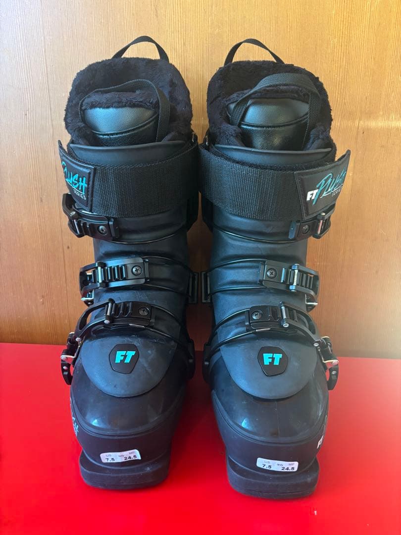 FT Plush Series スキー用ブーツ/未使用