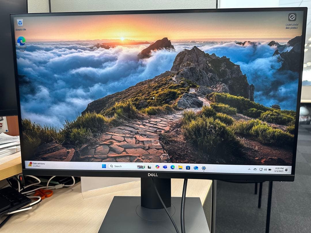 美品Dell P2720DC 27インチモニター 本体