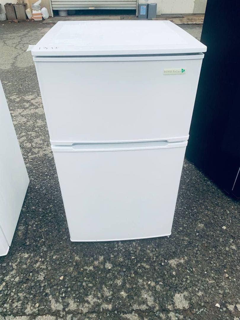 送料設置無料　YAMADA ノンフロン冷凍冷蔵庫　YRZ-C09B1