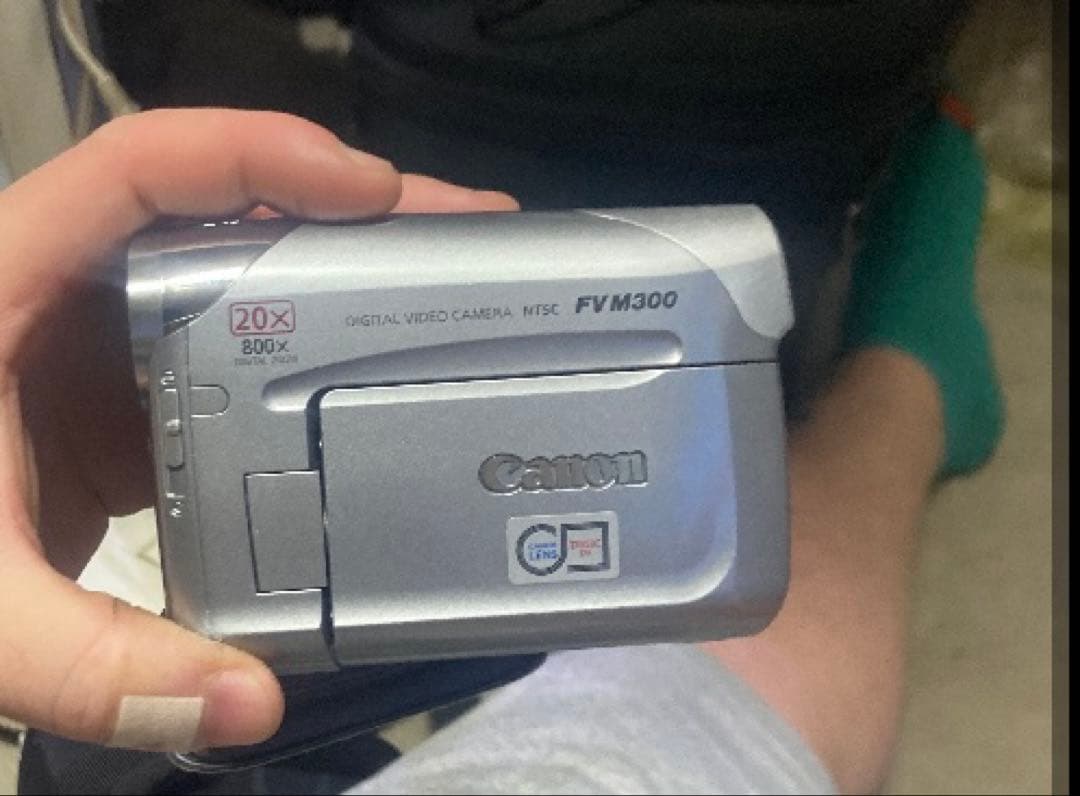 ビデオカメラ FVM300 canon
