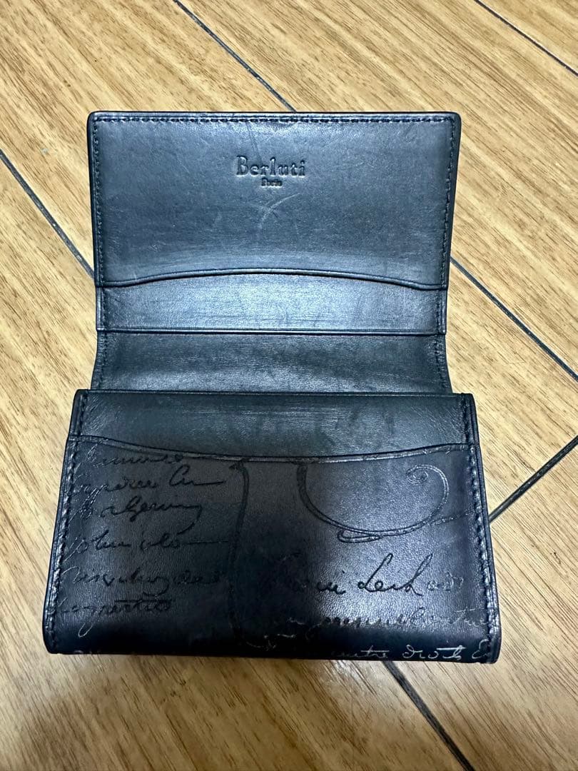 黒 レザー 名刺入れ　ベルルッティ