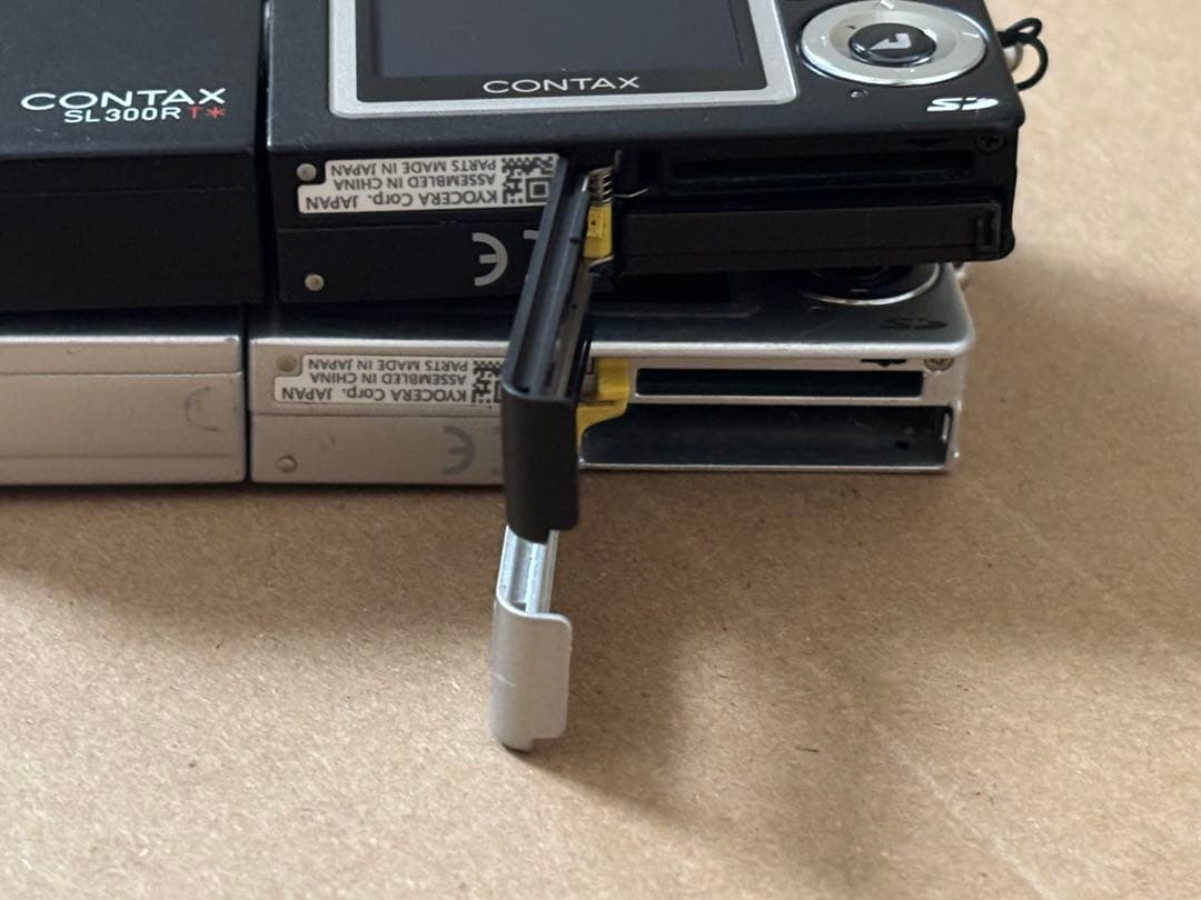 京セラ デジタルカメラ SL300R とSL400R中古品 動作未確認