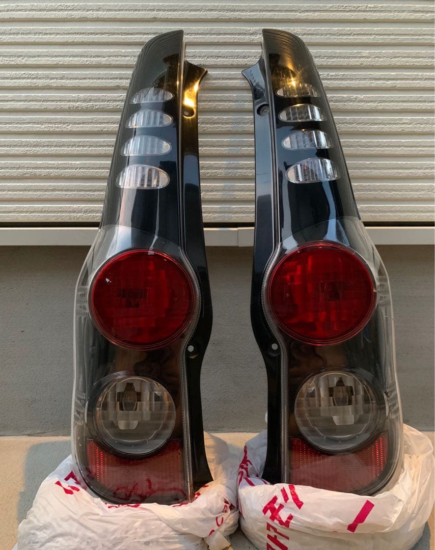 ミラ カスタム　テールランプ　左右セット