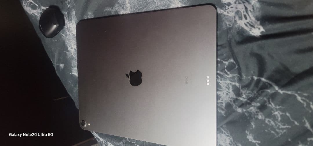 Apple iPad Pro 12.9インチ (第3世代) スペースグレー