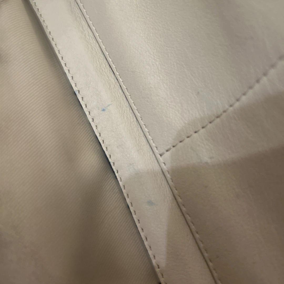 Valentino Garavaniロックスタッズ・オフホワイトバッグ