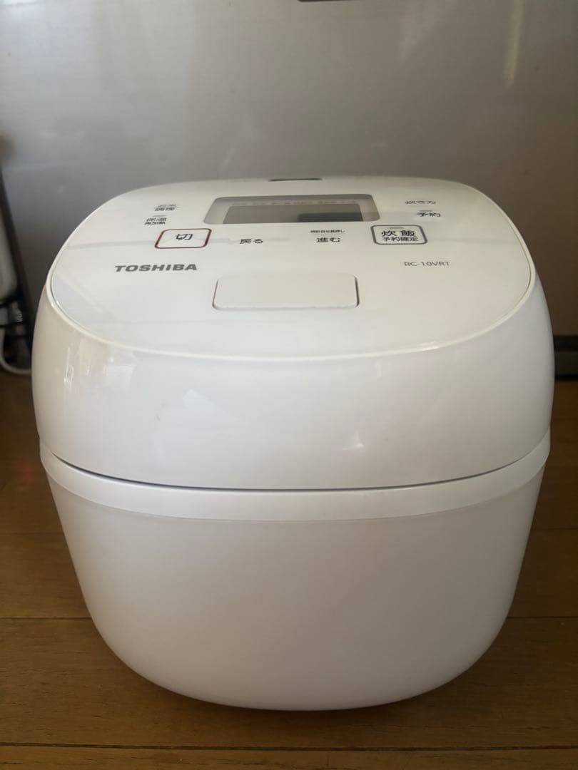 TOSHIBA　RC-10VRT　2022 年製真空IH炊飯器