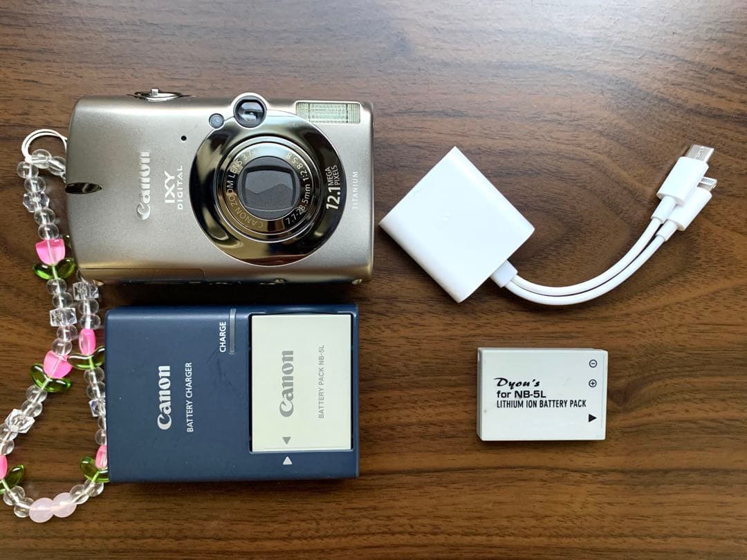 Canon IXY DIGITAL 2000 IS シルバー デジカメ