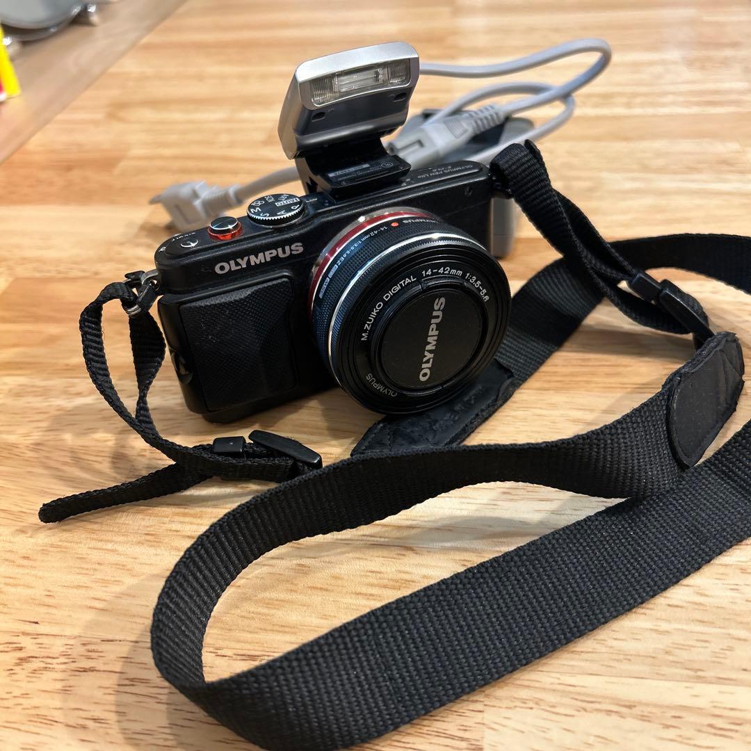 OLYMPUS ミラーレス一眼カメラ M.ZUIKO 14-42mm E-pl6