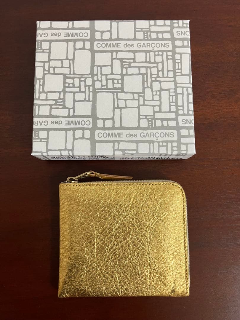 週末値下げ新品・未使用〖Wallet COMME des GARCONS 〗