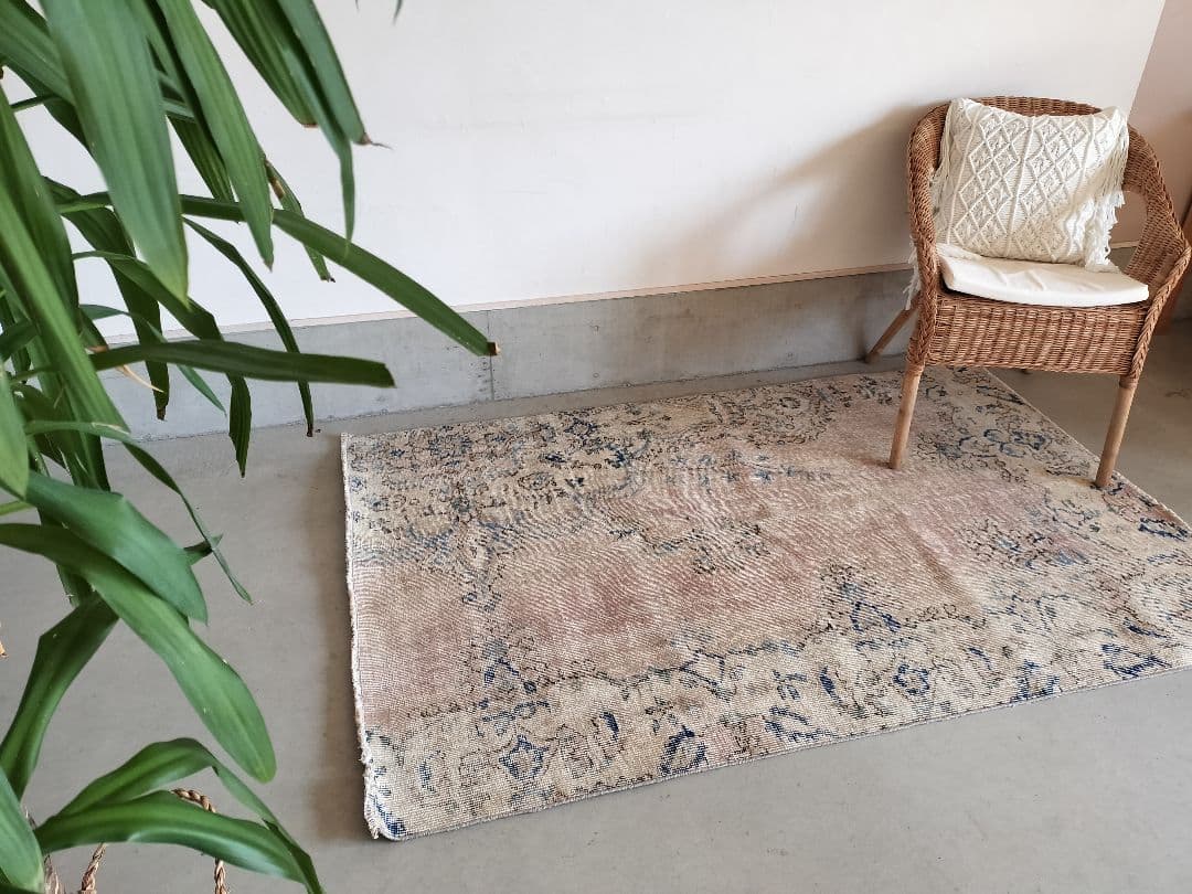 【タコ物語】シャビーなモーブピンクのヴィンテージラグ　No.722