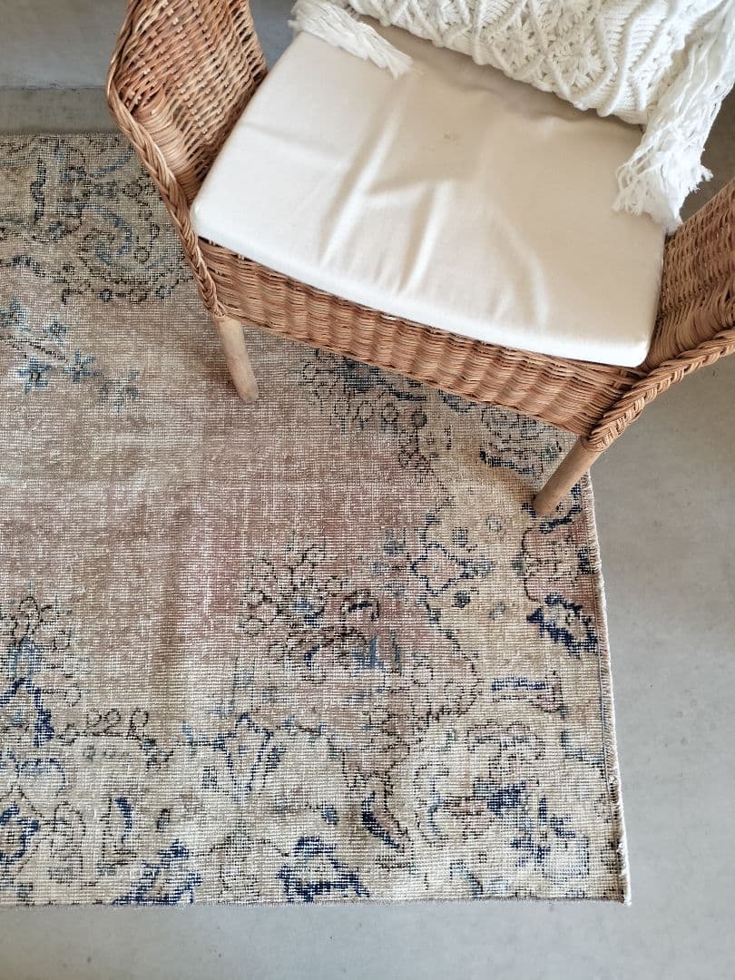 【タコ物語】シャビーなモーブピンクのヴィンテージラグ　No.722