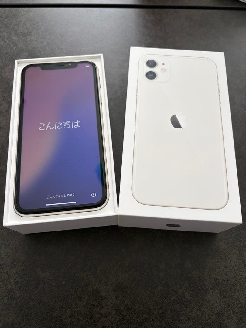 Apple iPhone 11 128GB ホワイト　docomo