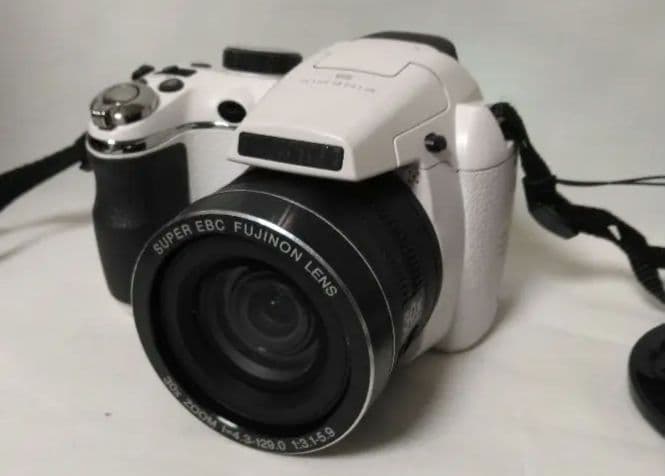 FUJIFILM FinePix S4500 ホワイト