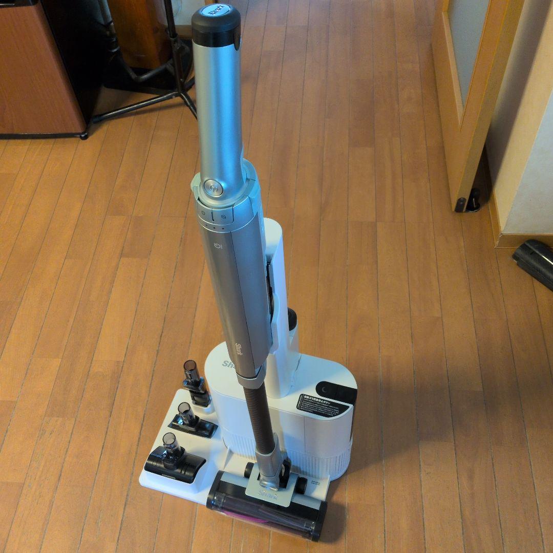 ★ラボちゃんページ シャークコードレスクリーナー LC501JGYです