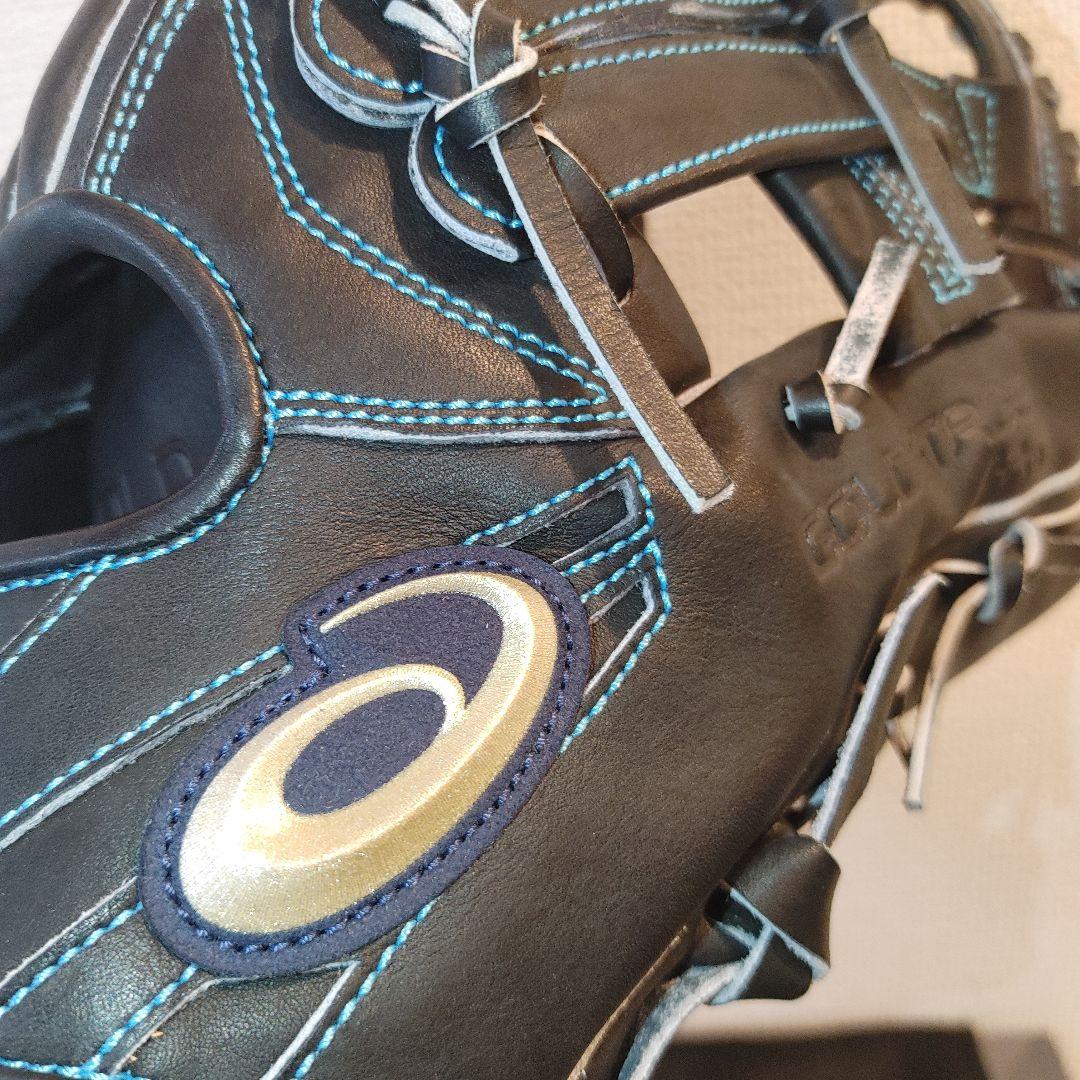 ASICS　ゴールドステージ　硬式　外野　ブラック×ブルーステッチ 湯もみ