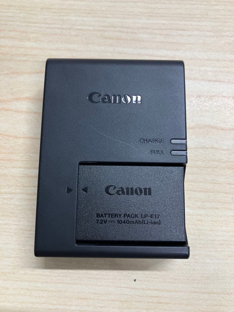 サト 様CANON EOS Kiss X10 レンズキット　一眼レフカメラ