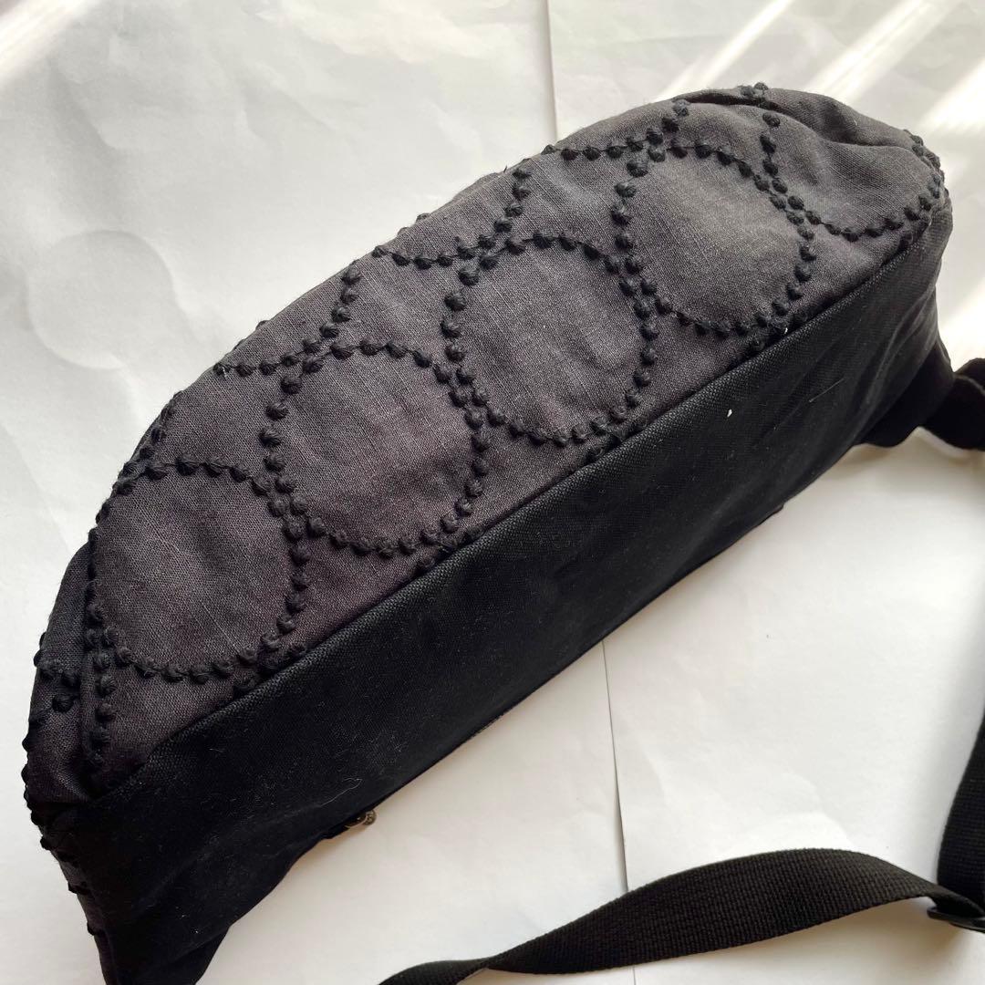 ミナペルホネン タンバリンチャコール×ブラック　ハンドメイドボディバッグ