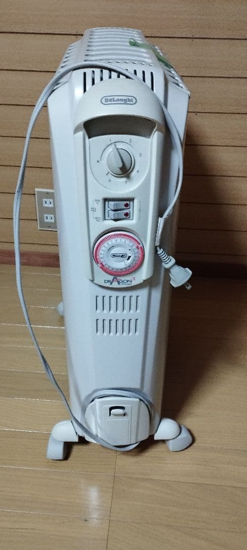 デロンギ オイルヒーター 2台 バラ可   近県配達可