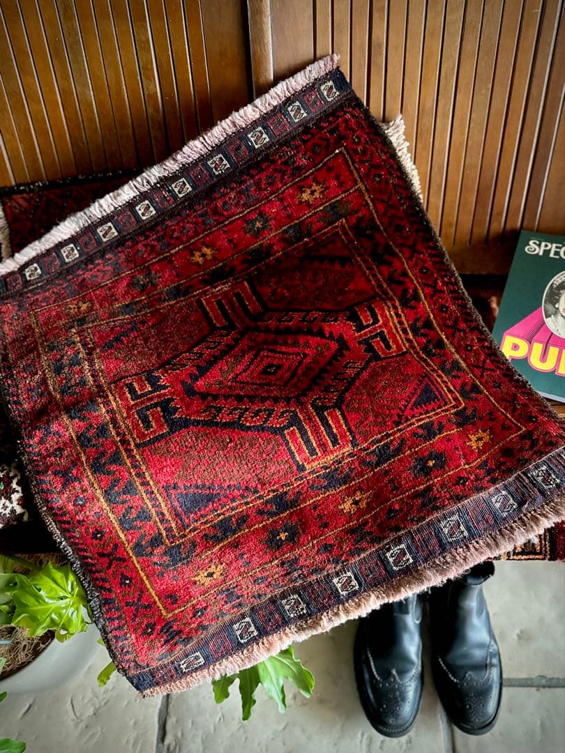 トライバルラグ　ヴィンテージラグ　アフガン　ミニラグ　バルーチ族　プリミティブ