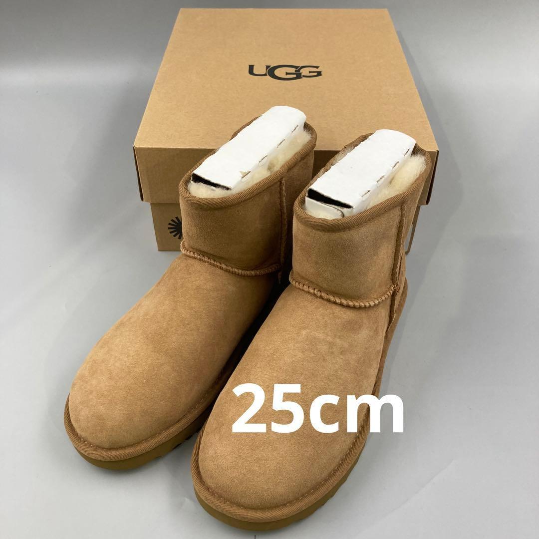 ☆新品未使用　UGG Classic Mini II 25センチ