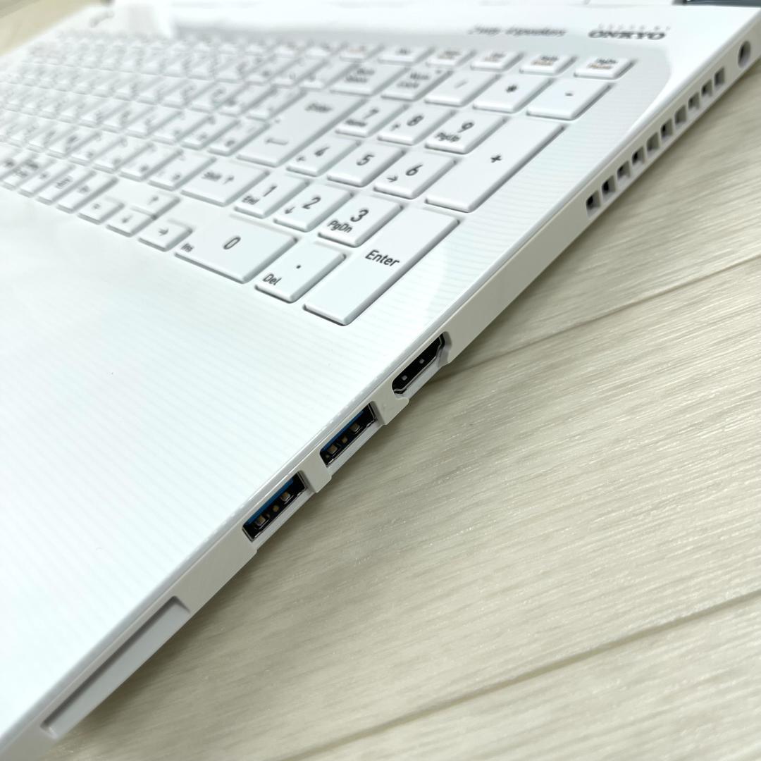 東芝 8世代 i3 新品SSD256 メモリ8 Windows11ノートパソコン