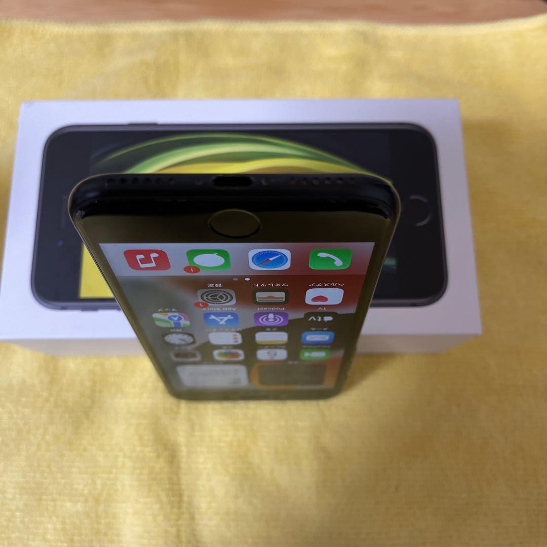 し*う様 Apple iPhone SE 64GB バッテリー最大容量86%