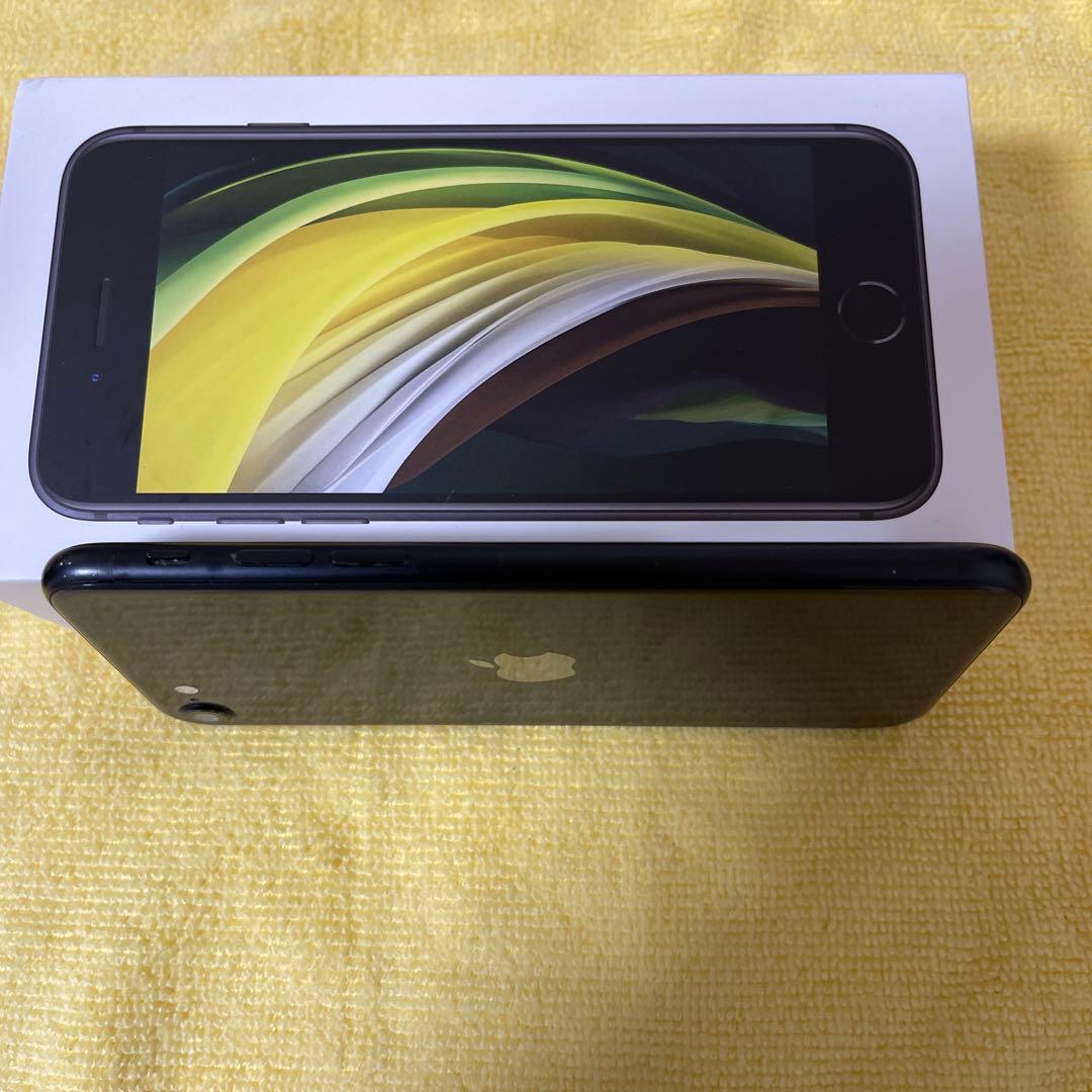 し*う様 Apple iPhone SE 64GB バッテリー最大容量86%