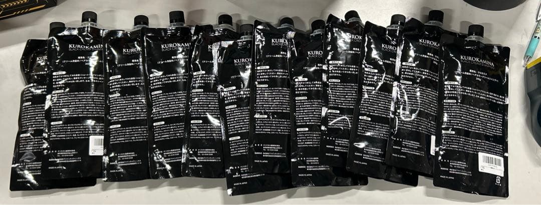 KUROKAMINA BLACK CREAM SHAMPOO 300g*12袋