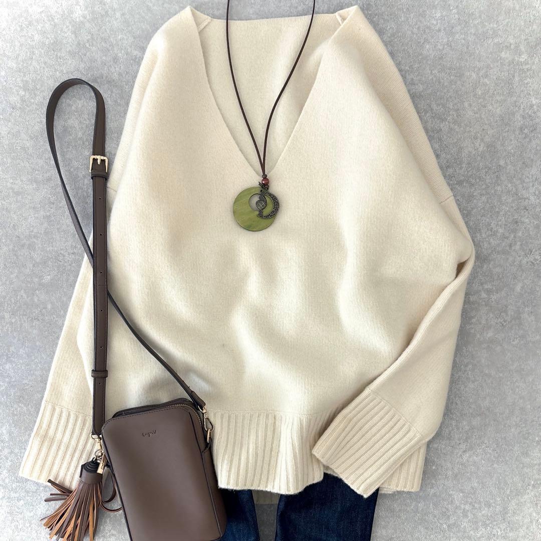 美品 ミューズドゥーズィエムクラス カシミヤ混 ウール Vネックプルオーバー 白