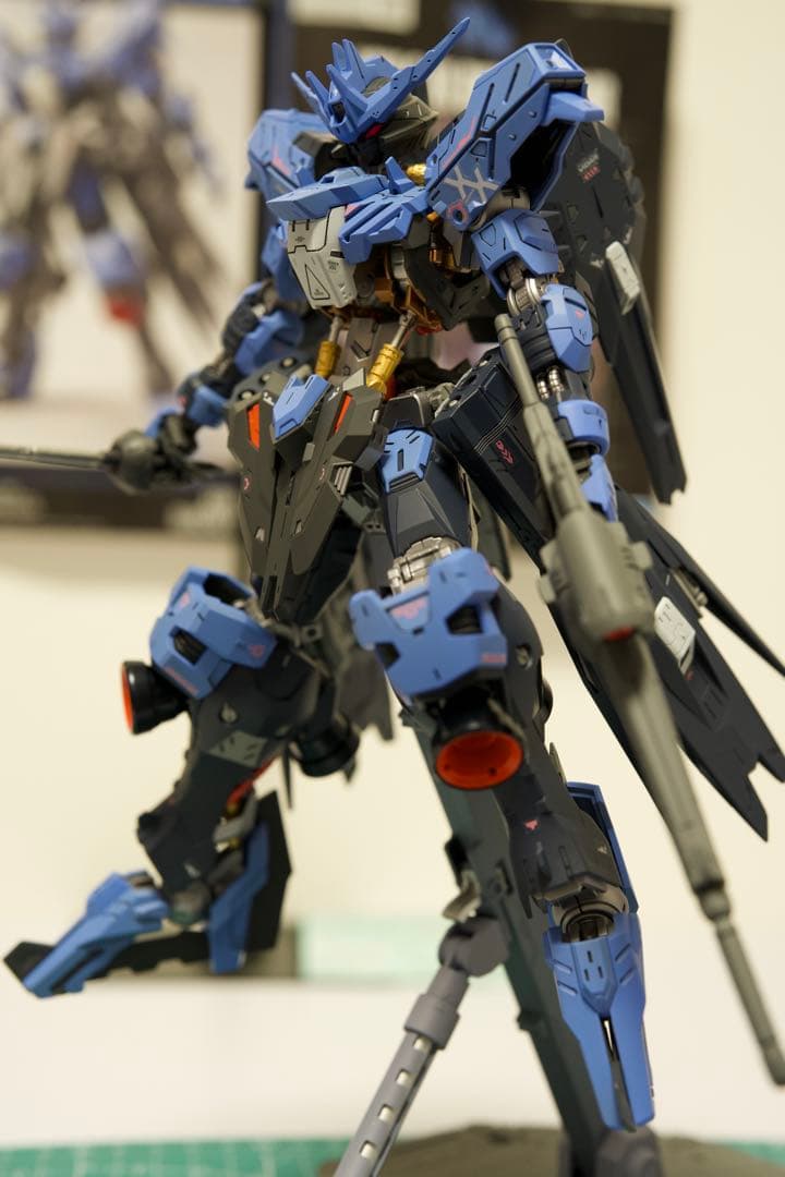 MG 1/100 ガンダム ヴィダール 塗装済み 完成品 艶消仕上げ ガンプラ