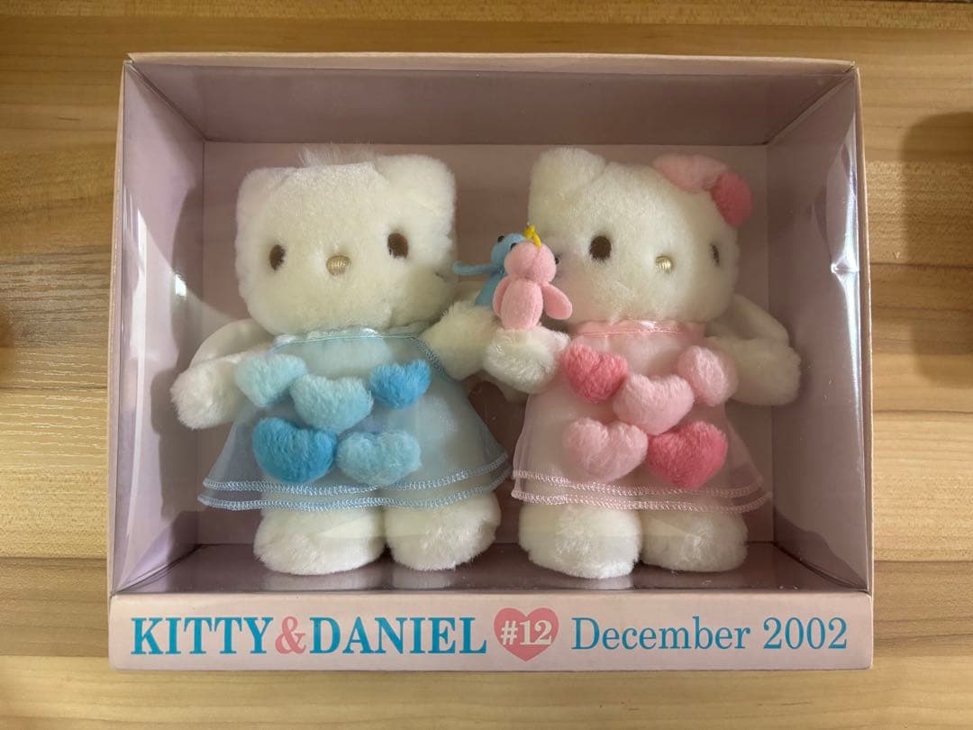 vivitix限定　キティ＆ダニエル　マンスリーマスコット2002年12月