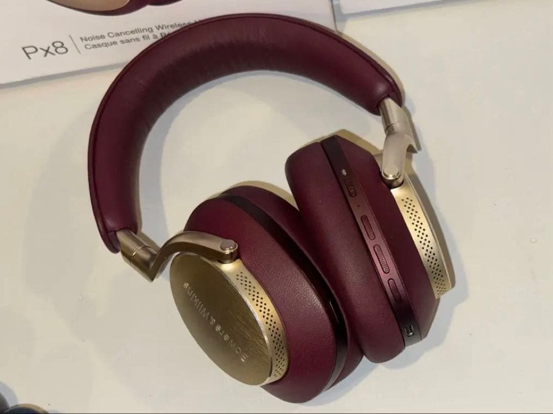 Bowers & Wilkins Px8 バーガンディ・ワイヤレスヘッドホン