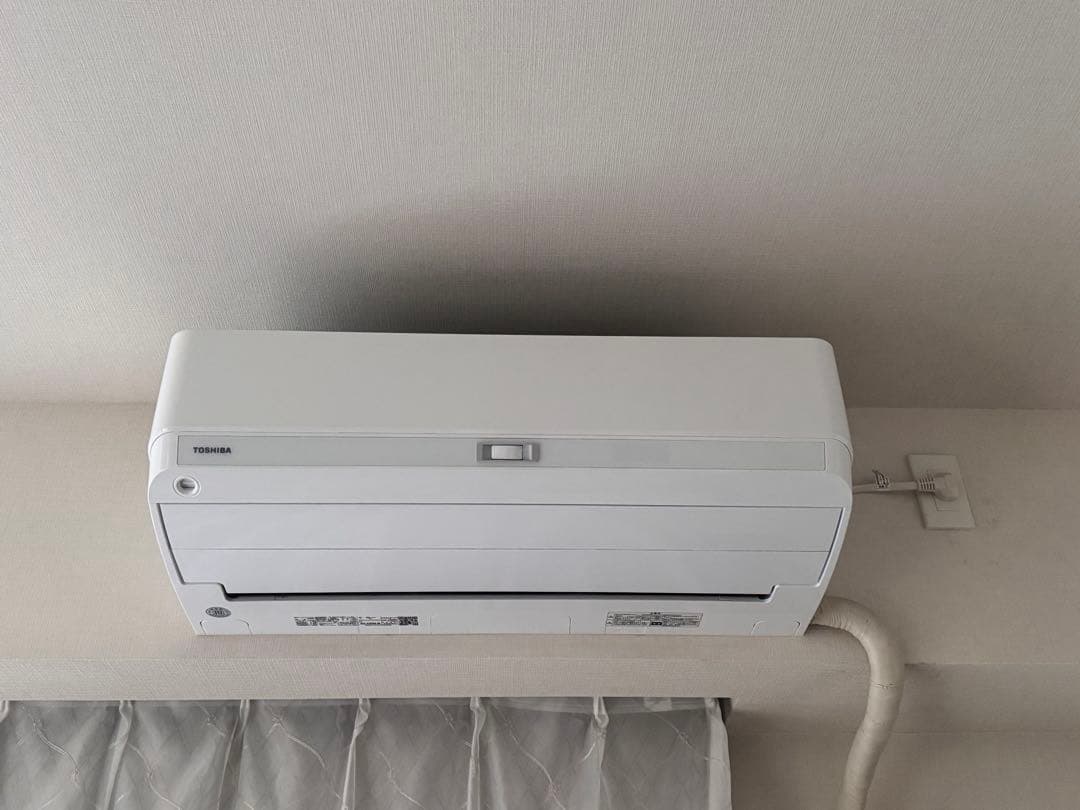 東芝　ルームエアコン　RAS-K562DX(W) 2023年製 200V 18畳