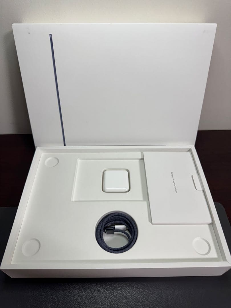 MacBook Air 2024。M3。8GB。 512GBストレージ