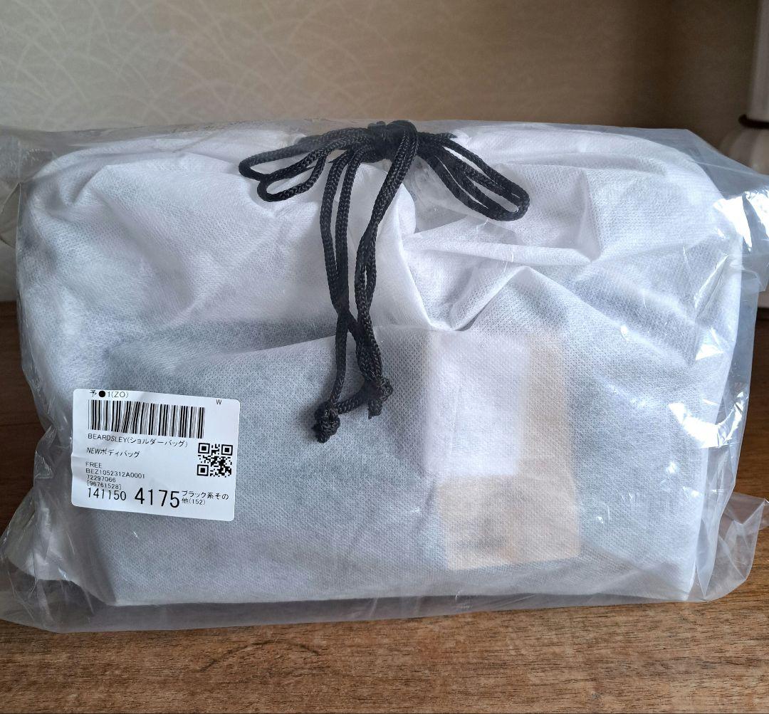 【新品】ビアズリー　BEARDSLEY　NEWボディバッグ　ブラック